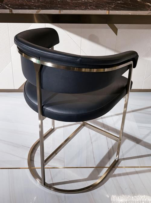 Lumora chair