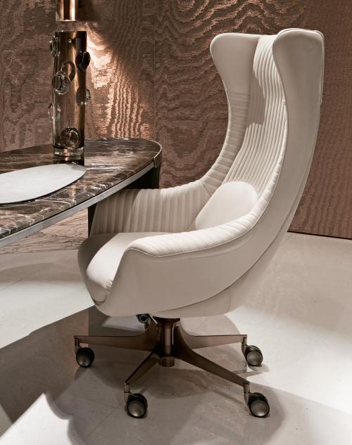 Aurelia Luxe Chair